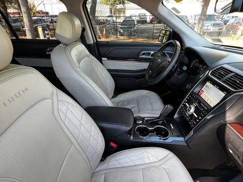 Used 2017 Ford Explorer Platinum image 47