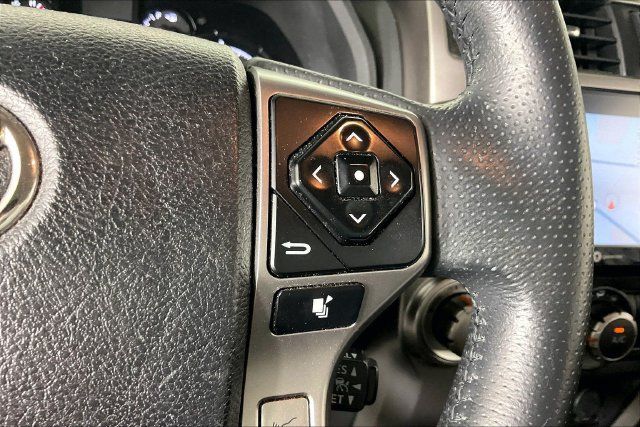 Used 2022 Toyota 4Runner SR5 Premium AWD/4WD image 9