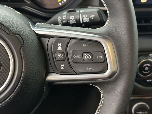 Used 2025 Jeep Wrangler Sahara w/ Safety Group image 27