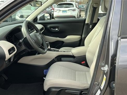 Used 2023 Honda HR-V LX image 9