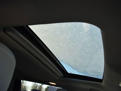 Used 2019 Toyota Highlander XLE image 13