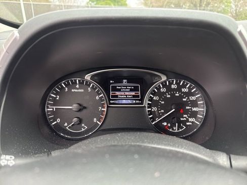 Used 2019 Nissan Pathfinder SL w/ Rock Creek Edition image 21