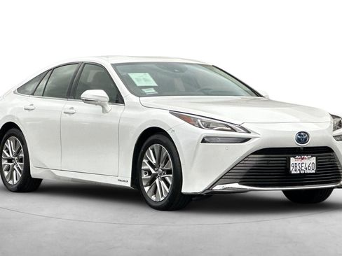 Used 2022 Toyota Mirai XLE image 8