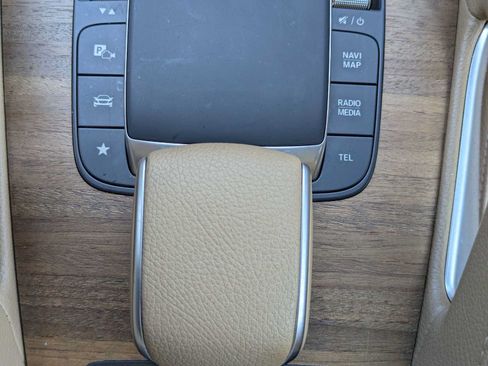 Used 2024 Mercedes-Benz GLE 450e 4MATIC image 14