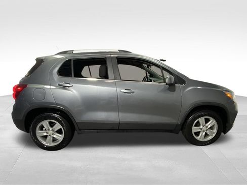 Used 2020 Chevrolet Trax LT FWD image 10