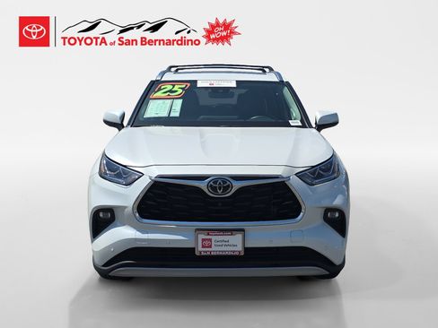 Certified 2025 Toyota Highlander Platinum AWD/4WD image 8