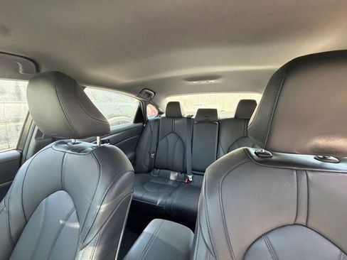 Used 2019 Toyota Avalon XLE w/ Preferred Accessory Package FWD image 10