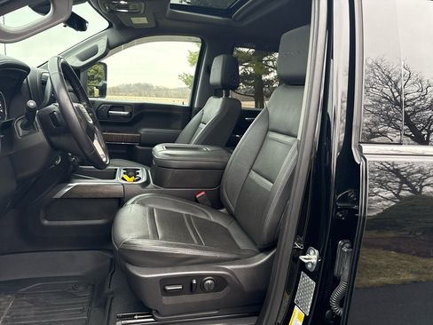 Used 2020 GMC Sierra 3500 Denali w/ Denali Ultimate Package image 9