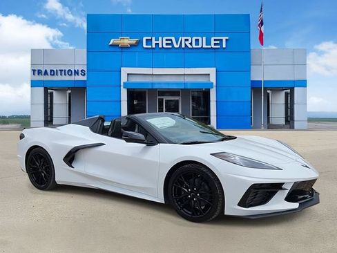 Used 2026 Chevrolet Corvette Stingray Convertible RWD image 2