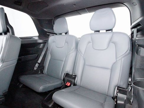 Certified 2024 Volvo XC90 T8 Ultimate w/ Protection Package Premier image 25