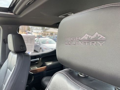 Used 2021 Chevrolet Silverado 1500 High Country w/ Technology Package image 4