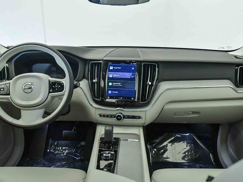 Certified 2025 Volvo XC60 T8 Plus w/ Protection Package Premier image 15