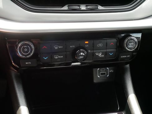 Used 2025 Jeep Compass Limited AWD/4WD image 23