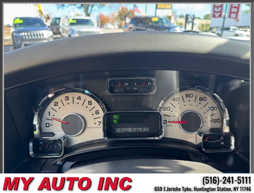 Used 2012 Ford Expedition Limited AWD/4WD image 21