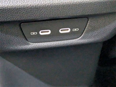 Used 2026 Volkswagen Tiguan SE R-Line image 28