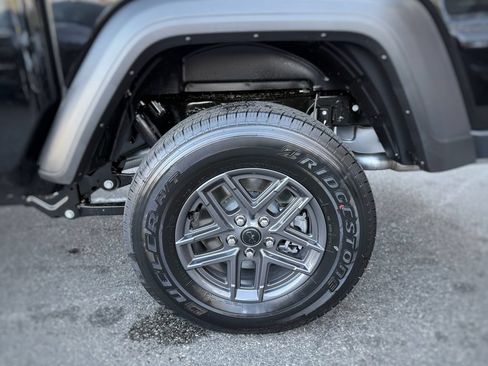 New 2026 Jeep Gladiator Sport AWD/4WD image 7