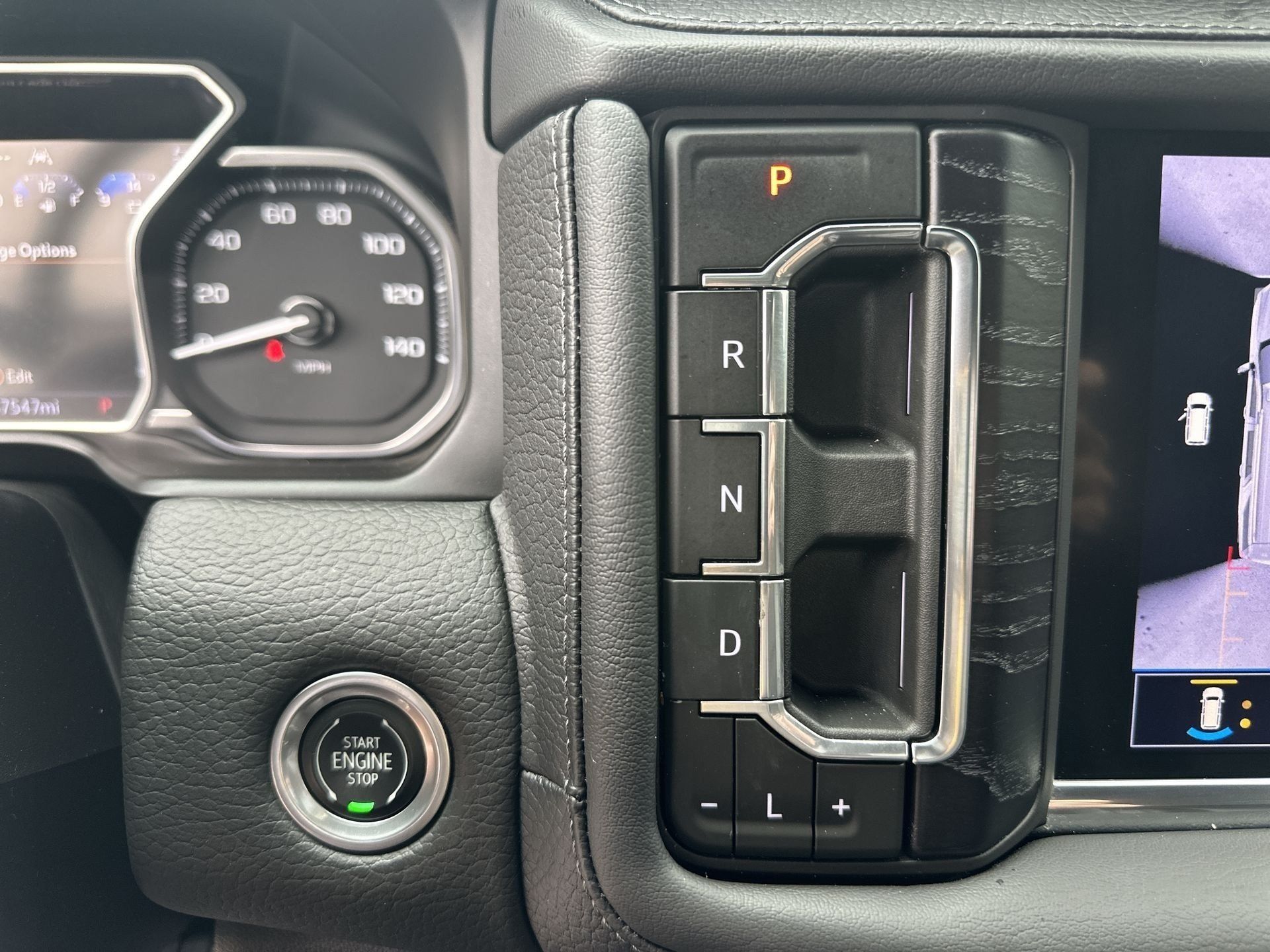 Used 2021 GMC Yukon Denali w/ Denali Premium Package AWD/4WD image 16