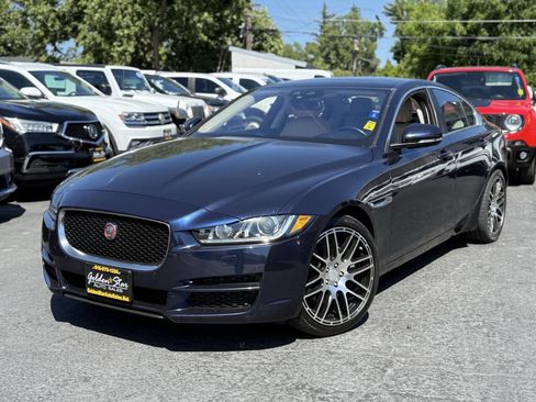 Used 2017 Jaguar XE Prestige RWD image 1