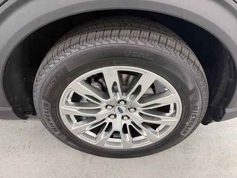 New 2026 Ford Explorer Platinum image 5