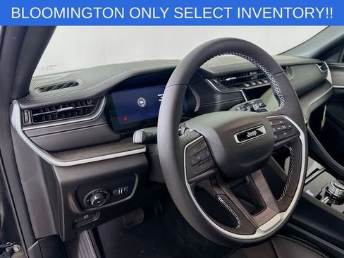 New 2025 Jeep Grand Cherokee L Limited w/ Luxury Tech Group II image 9