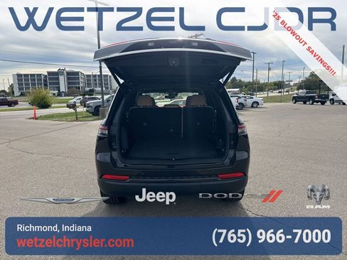 New 2025 Jeep Grand Cherokee Limited w/ Luxury Tech Group II image 6