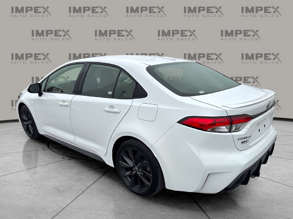 Used 2024 Toyota Corolla SE FWD image 3
