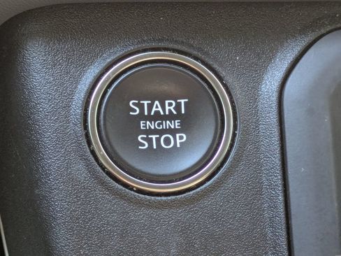 Used 2023 Land Rover Defender 110 SE AWD/4WD image 29