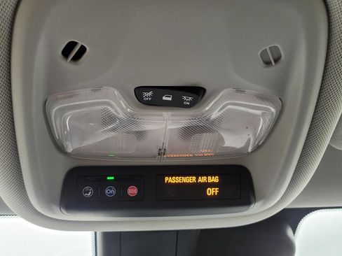 Used 2023 Chevrolet TrailBlazer LT FWD image 28