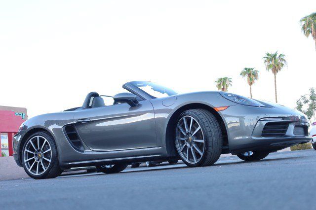 Used 2017 Porsche 718 Boxster RWD image 12