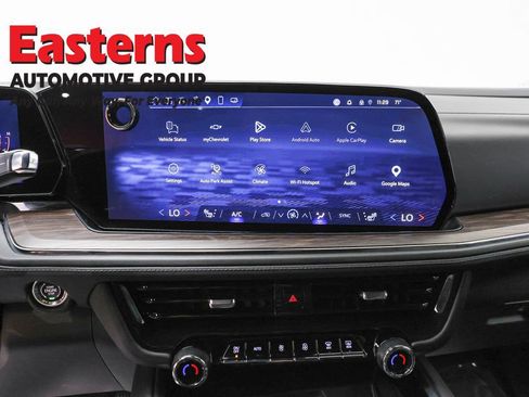 Used 2025 Chevrolet Suburban Z71 AWD/4WD image 12