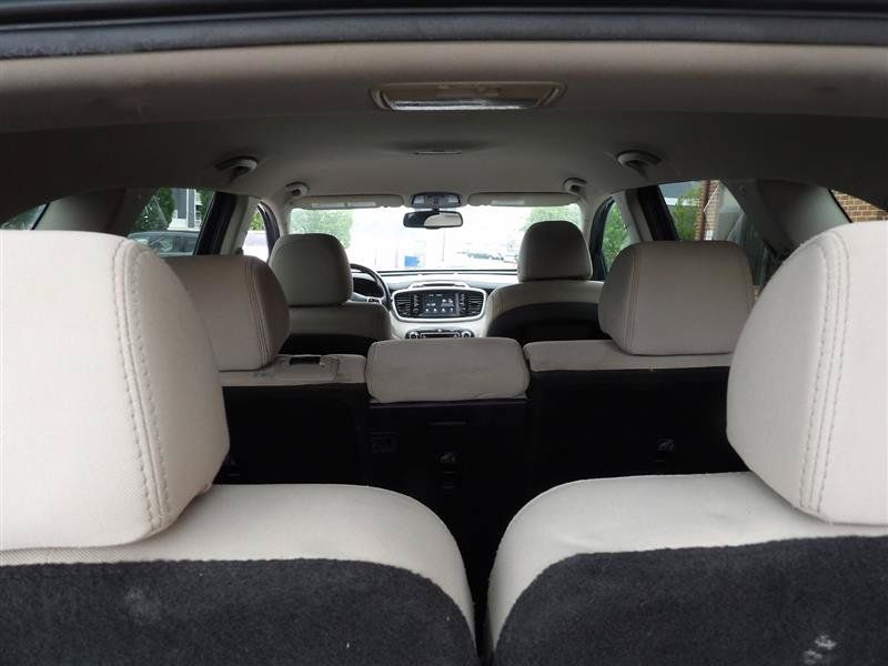 Used 2019 Kia Sorento AWD w/ LX Convenience Package image 17