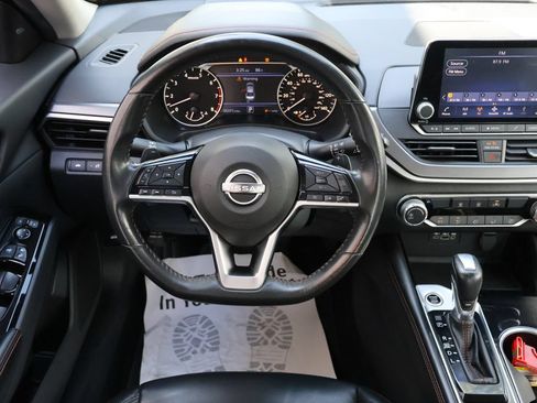 Used 2024 Nissan Altima 2.5 SR FWD image 11
