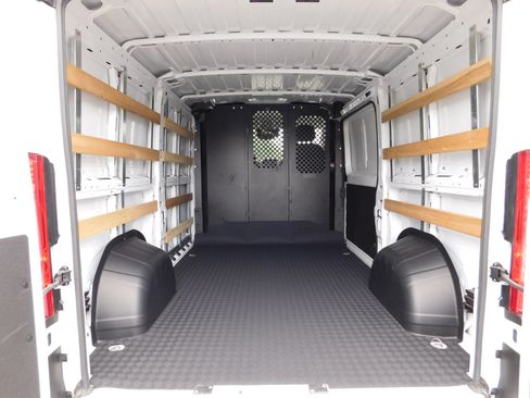Used 2025 RAM ProMaster 2500 w/ U-Haul Equipment Group FWD image 8