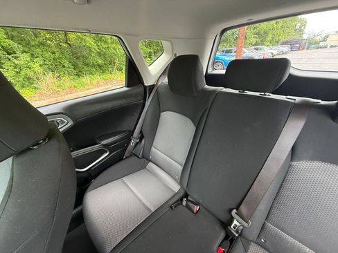 Used 2025 Kia Soul LX w/ LX Technology Package FWD image 37