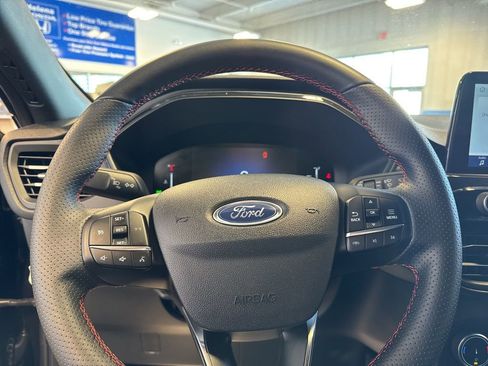 Used 2025 Ford Escape ST-Line AWD/4WD image 19