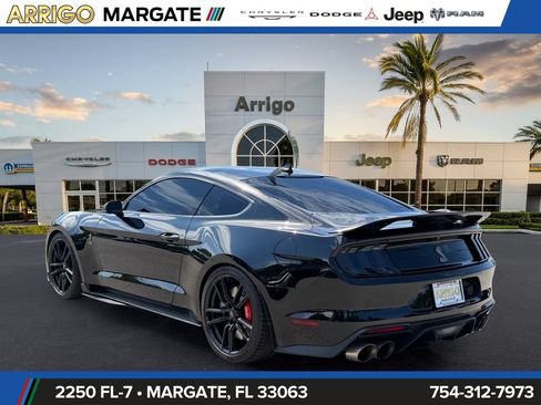 Used 2021 Ford Mustang Shelby GT500 w/ Technology Package RWD image 5