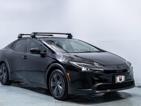 Used 2026 Toyota Prius LE image 9