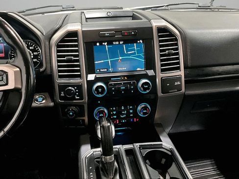 Used 2018 Ford F150 Platinum image 9