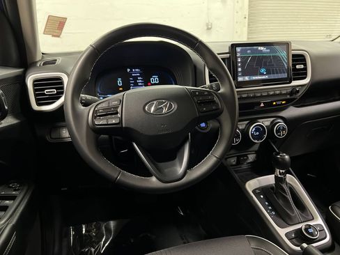 Used 2023 Hyundai Venue Limited w/ Cargo Package FWD image 14