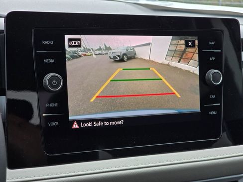 New 2025 Volkswagen Taos SEL image 27