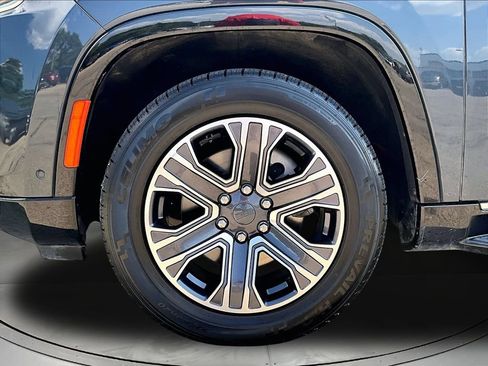 Used 2024 Jeep Wagoneer Series II w/ Flexible Seating Group AWD/4WD image 36