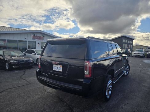Used 2020 GMC Yukon XL SLT w/ Premium Edition image 14