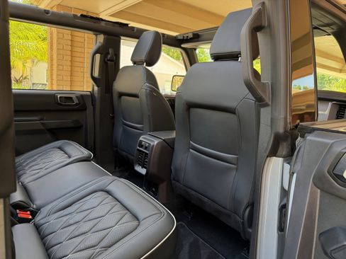 Used 2025 Ford Bronco Outer Banks AWD/4WD image 23