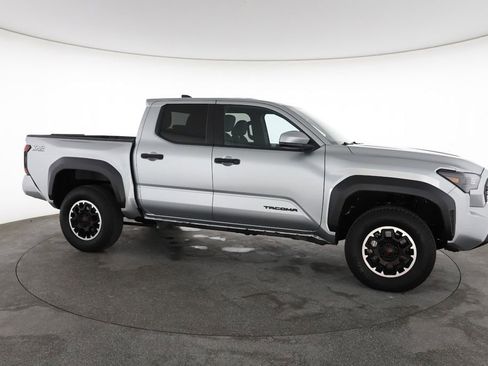 Used 2024 Toyota Tacoma TRD Off-Road AWD/4WD image 15