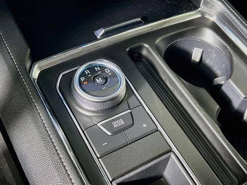 Used 2024 Ford Expedition XLT RWD image 24