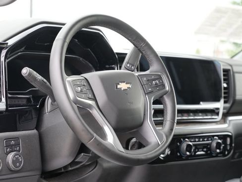 Used 2023 Chevrolet Silverado 1500 LT AWD/4WD image 21