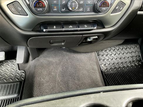 Used 2018 Chevrolet Silverado 1500 LT w/ All Star Edition AWD/4WD image 16