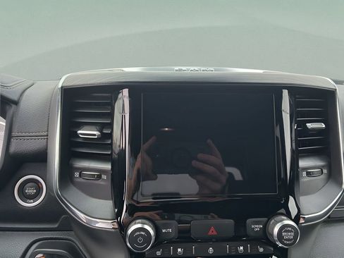 Used 2024 RAM 1500 Laramie image 17