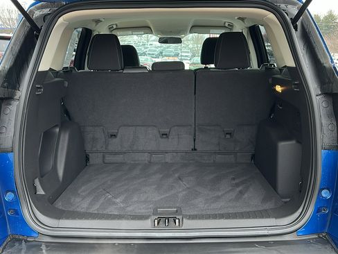 Used 2017 Ford Escape SE w/ Equipment Group 201A image 7