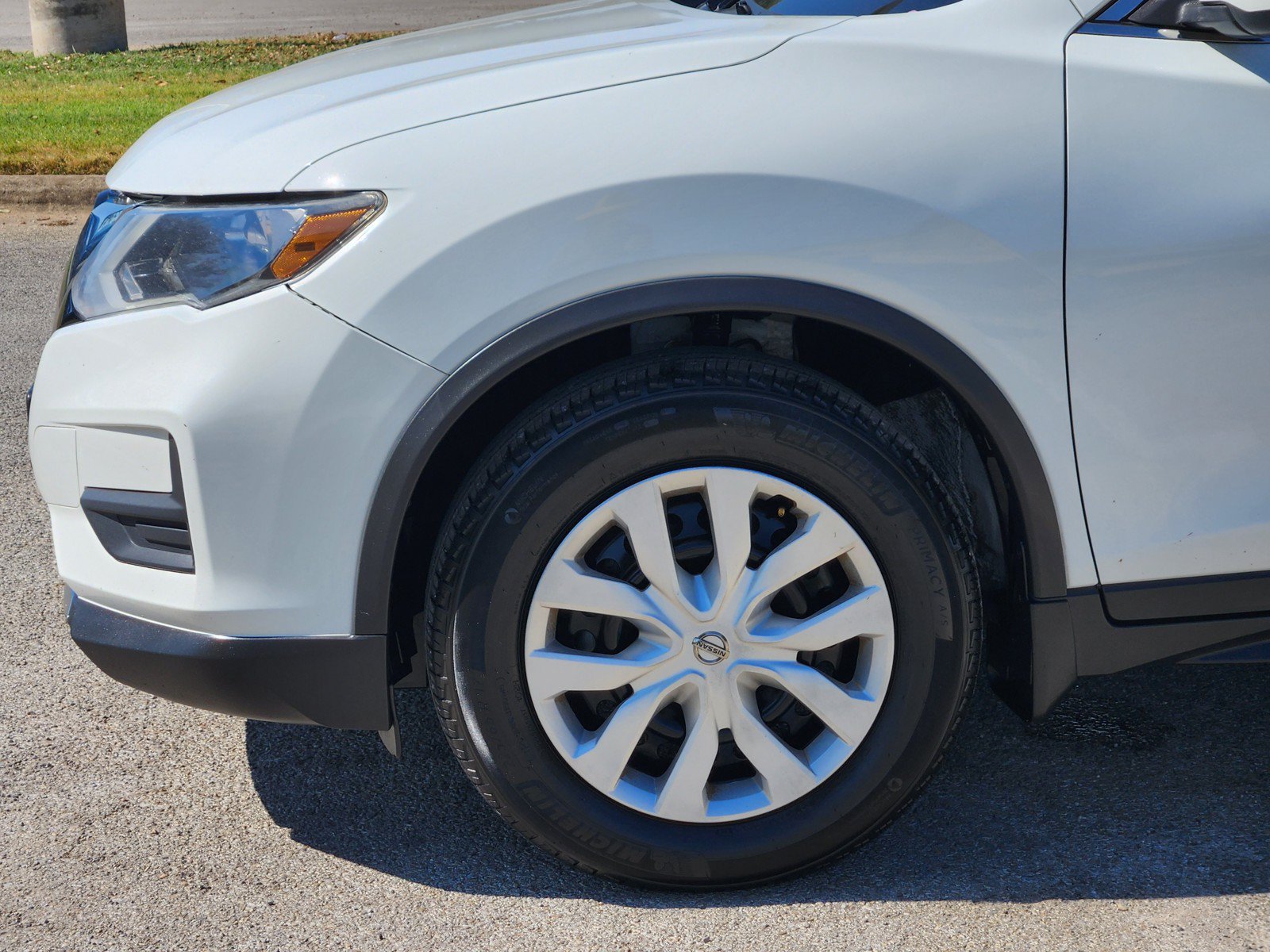 Used 2018 Nissan Rogue S FWD image 24